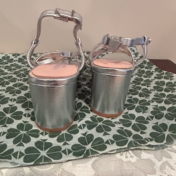 Kate Spade wynne sandals. Silver with pearls on the straps. Great condition. - Picture 5 of 6